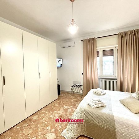 Barirooms Piccinni Екстериор снимка