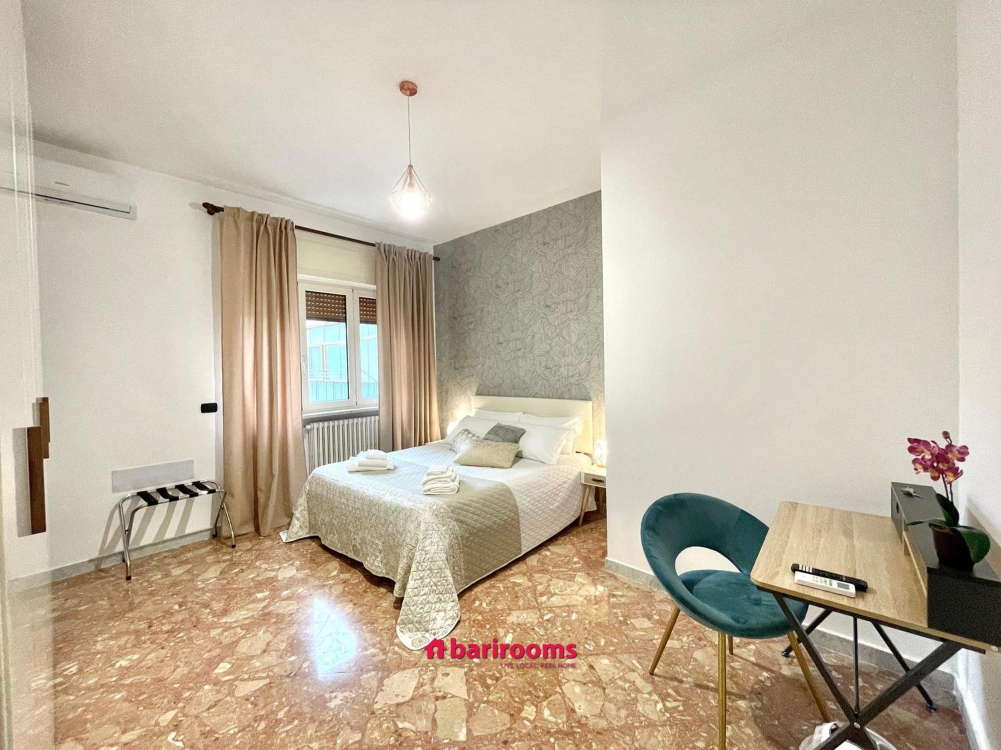 Barirooms Piccinni Екстериор снимка