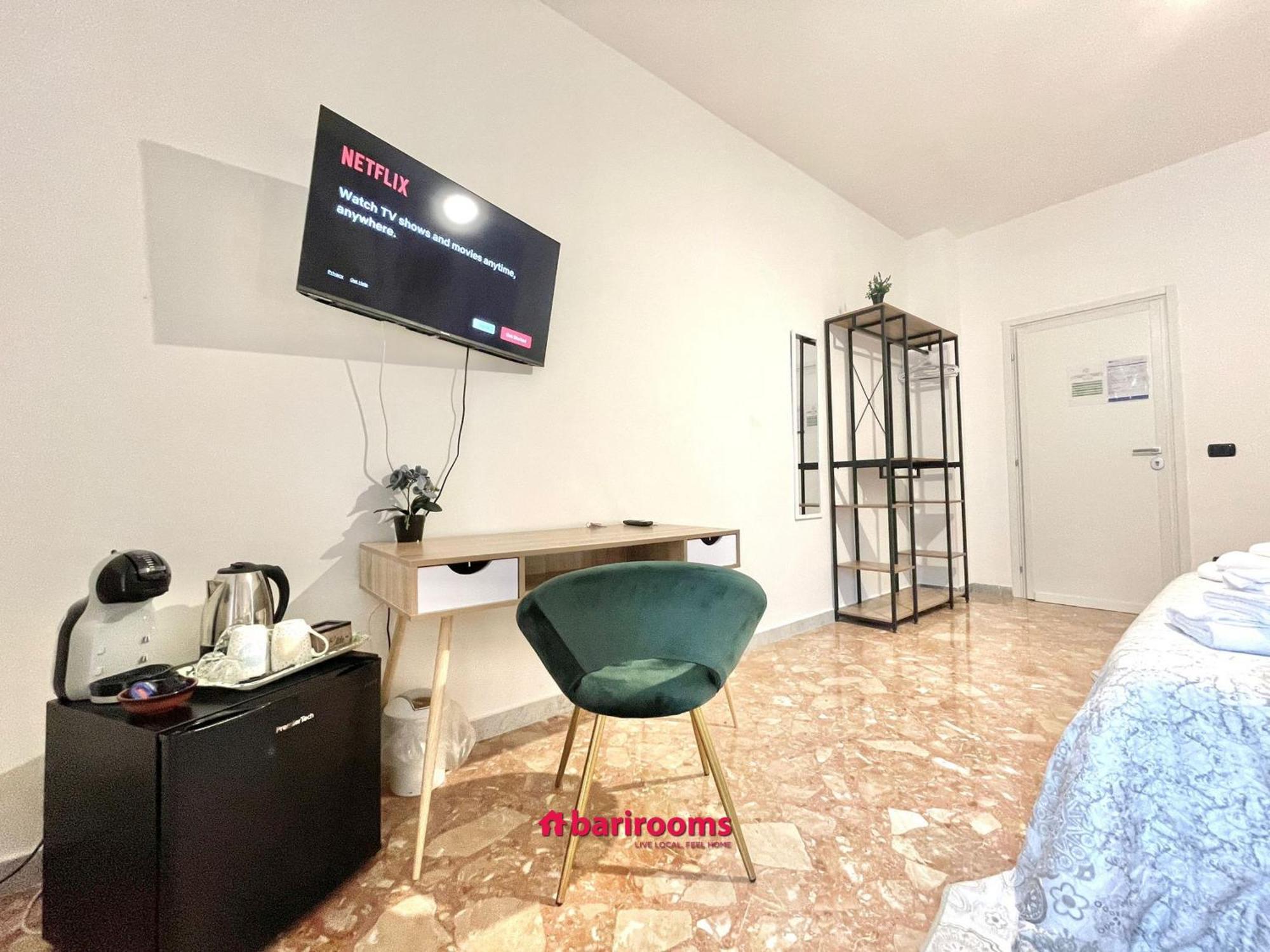 Barirooms Piccinni Екстериор снимка