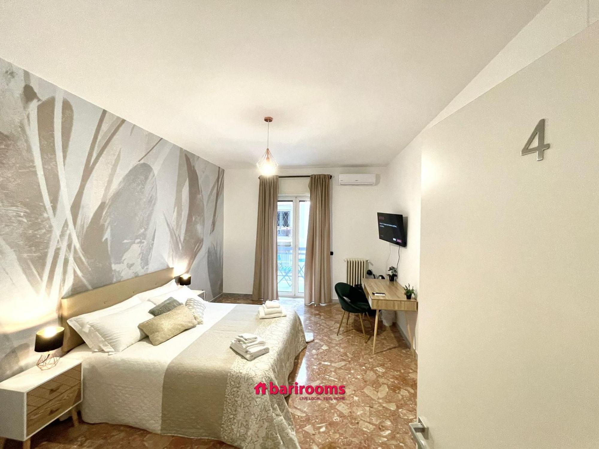 Barirooms Piccinni Екстериор снимка