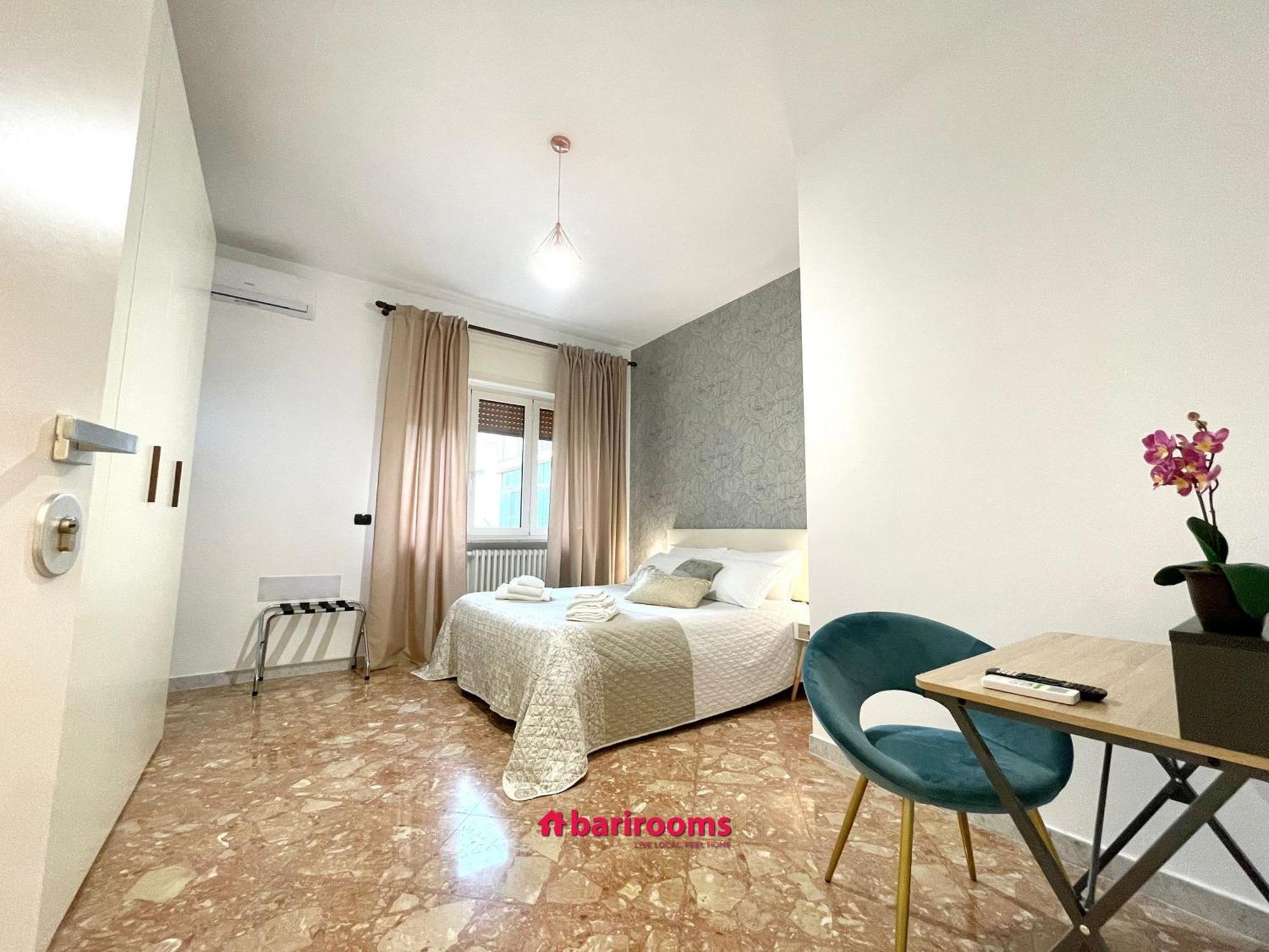 Barirooms Piccinni Екстериор снимка