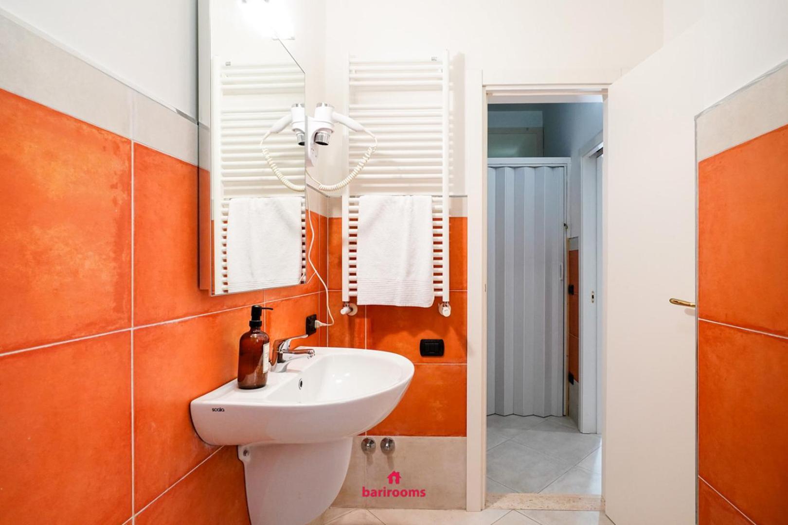 Barirooms Piccinni Екстериор снимка